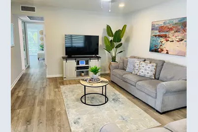 277 Chatham N, West Palm Beach, FL 33417 - Photo 8