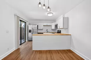 198 Lake Arbor Dr, Palm Springs, FL 33461 - Photo 2