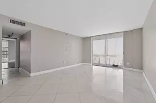 6061 Collins Ave, Miami Beach, FL 33140 - Photo 4