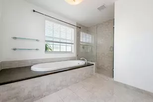 73 Gables Blvd, Weston, FL 33326 - Photo 8