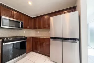 73 Gables Blvd, Weston, FL 33326 - Photo 2