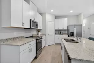 5696 SE Edgewater Cir, Stuart, FL 34997 - Photo 2