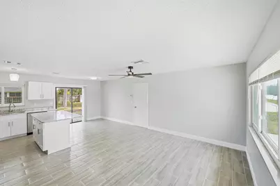 651 SE Port St Lucie Boulevard, Port Saint Lucie, FL 34984 - Photo 10