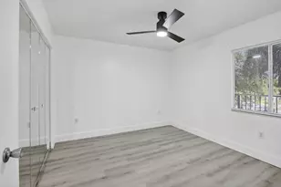 900 SW 142nd Ave, Pembroke Pines, FL 33027 - Photo 20