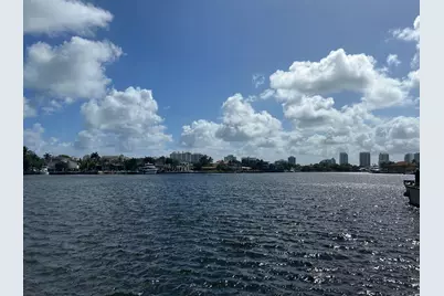 704 NE 20th Avenue, Fort Lauderdale, FL 33304 - Photo 2