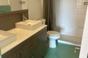 704 NE 20th Ave, Fort Lauderdale, FL 33304 - Photo 14
