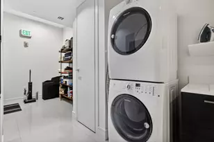 3250 NE 188th St, Aventura, FL 33180 - Photo 30