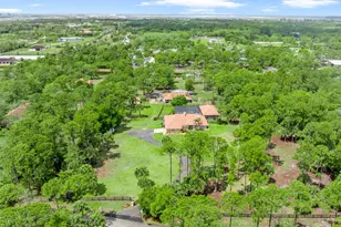 2559 Palm Deer Dr, Loxahatchee, FL 33470 - Photo 2