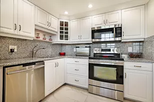 575 Oaks Ln, Pompano Beach, FL 33069 - Photo 14