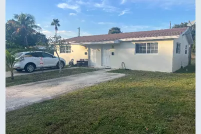 203 SE 4th Avenue, Boynton Beach, FL 33435 - Photo 1