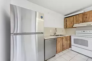 521 Springdale Cir, Palm Springs, FL 33461 - Photo 22