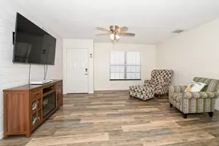 764 SE Evergreen Terrace, Port Saint Lucie, FL 34983 - Photo 4