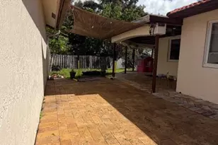 15061 Norfolk Ln, Davie, FL 33331 - Photo 20