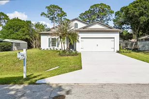 5204 Palm Dr, Fort Pierce, FL 34982 - Photo 4