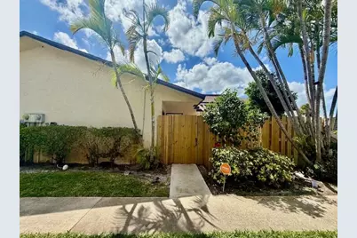 1803 Waterview Circle, Palm Springs, FL 33461 - Photo 10