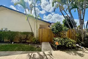 1803 Waterview Cir, Palm Springs, FL 33461 - Photo 10