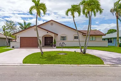 10218 NW 71st Place, Tamarac, FL 33321 - Photo 2