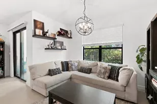 1004 Sweet Briar Ln, Riviera Beach, FL 33410 - Photo 10