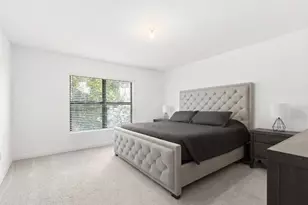 1004 Sweet Briar Ln, Riviera Beach, FL 33410 - Photo 12