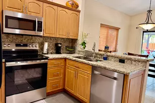 9914 NW 52nd St, Sunrise, FL 33351 - Photo 4