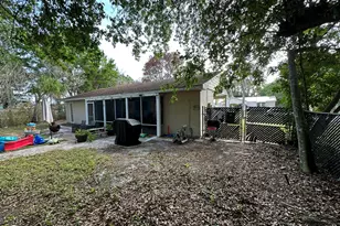 1818 SE Vesthaven Ct, Port Saint Lucie, FL 34952 - Photo 14