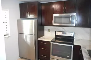 10346 NW 11th St, Pembroke Pines, FL 33026 - Photo 2