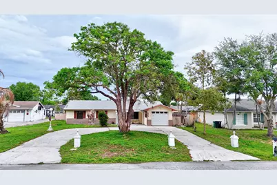 325 NW Rebecca Avenue, Port Saint Lucie, FL 34983 - Photo 2