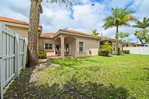 13050 NW 5th St, Pembroke Pines, FL 33028 - Photo 6