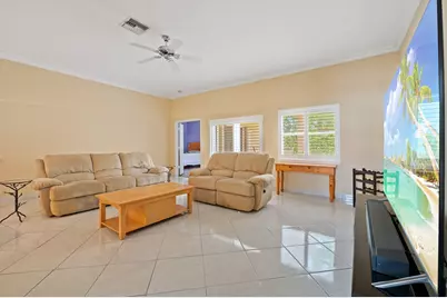 13050 NW 5th Street, Pembroke Pines, FL 33028 - Photo 10