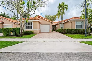 13050 NW 5th St, Pembroke Pines, FL 33028 - Photo 2