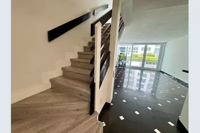 5401 Collins Avenue #Apt 144, Miami Beach, FL 33140 - Photo 32