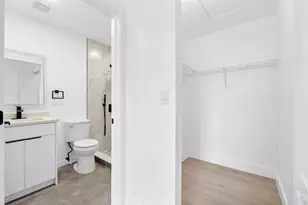 8300 NW 10th St, Miami, FL 33126 - Photo 6