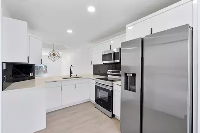 8300 NW 10th Street, Miami, FL 33126 - Photo 4