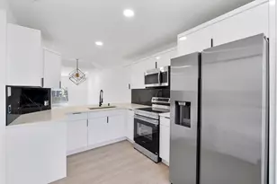 8300 NW 10th St, Miami, FL 33126 - Photo 4