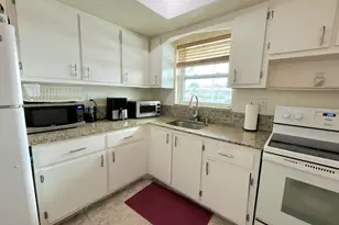 2825 E Crosley Dr Dr E, West Palm Beach, FL 33415 - Photo 2