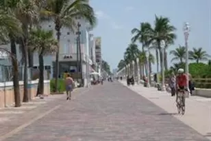 301 Van Buren St, Hollywood, FL 33019 - Photo 2