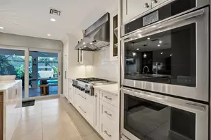 738 Middle River Dr, Fort Lauderdale, FL 33304 - Photo 18