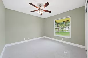 281 N Country Club Blvd, Boca Raton, FL 33487 - Photo 16