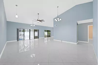 281 N Country Club Boulevard, Boca Raton, FL 33487 - Photo 2