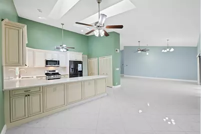 281 N Country Club Boulevard, Boca Raton, FL 33487 - Photo 6