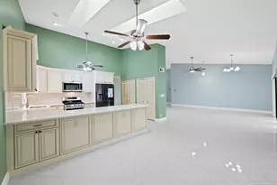 281 N Country Club Blvd, Boca Raton, FL 33487 - Photo 6