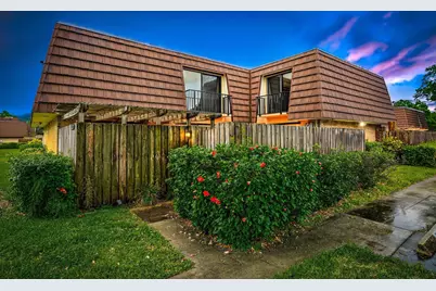 1802 18th Lane, Palm Beach Gardens, FL 33418 - Photo 1