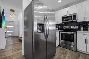 8200 SW 3rd Ct, North Lauderdale, FL 33068 - Photo 8