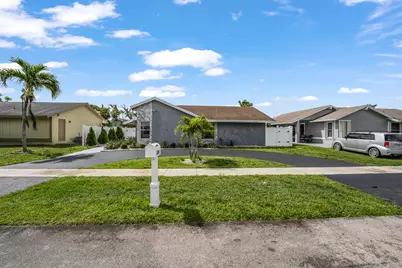 8200 SW 3rd Court, North Lauderdale, FL 33068 - Photo 2