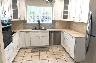 8881 NW 11th St, Pembroke Pines, FL 33024 - Photo 4