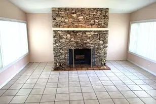 8881 NW 11th St, Pembroke Pines, FL 33024 - Photo 2