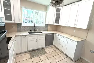 8881 NW 11th St, Pembroke Pines, FL 33024 - Photo 20