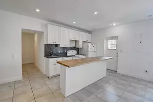 707 SW 9th Ct, Delray Beach, FL 33444 - Photo 2