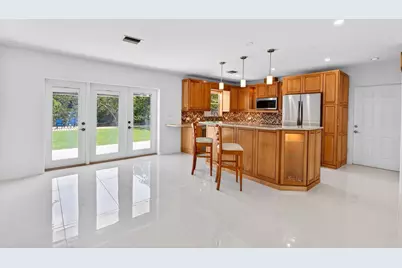 648 NW 30th Court, Wilton Manors, FL 33311 - Photo 8