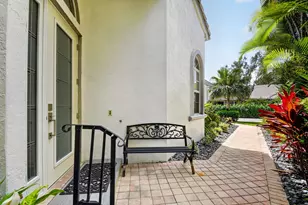 4634 Carlton Golf Dr, Lake Worth, FL 33449 - Photo 8